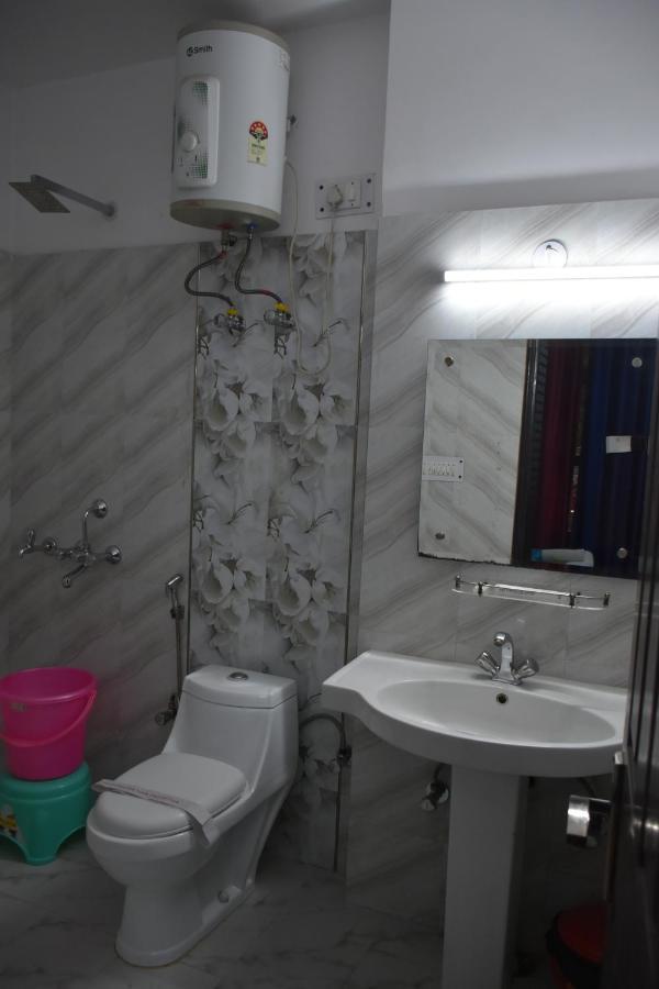 The Abodes House Hotel Грейтър Нойда Екстериор снимка