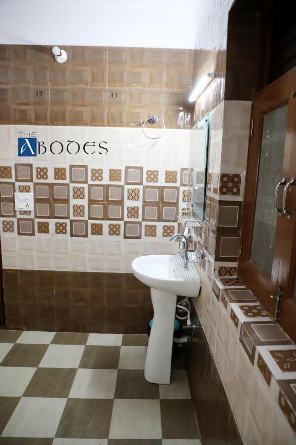 The Abodes House Hotel Грейтър Нойда Екстериор снимка