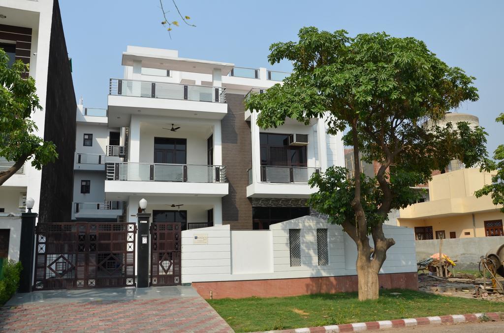 The Abodes House Hotel Грейтър Нойда Екстериор снимка